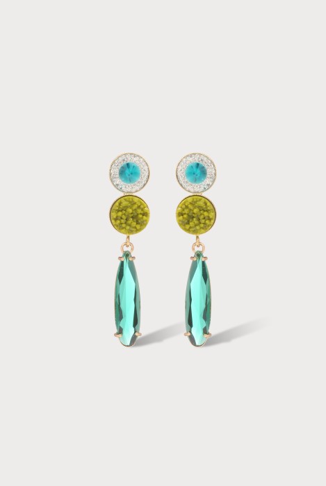 Boucles d'oreilles en laiton doré à l'or fin, avec un cabochon en résine et une goutte en verre.